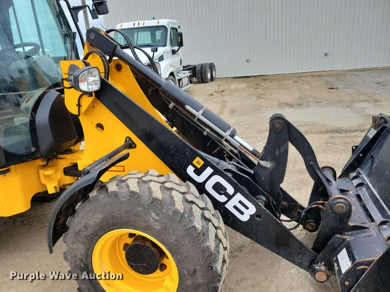 image for item DG0631 2022 JCB 407 wheel loader