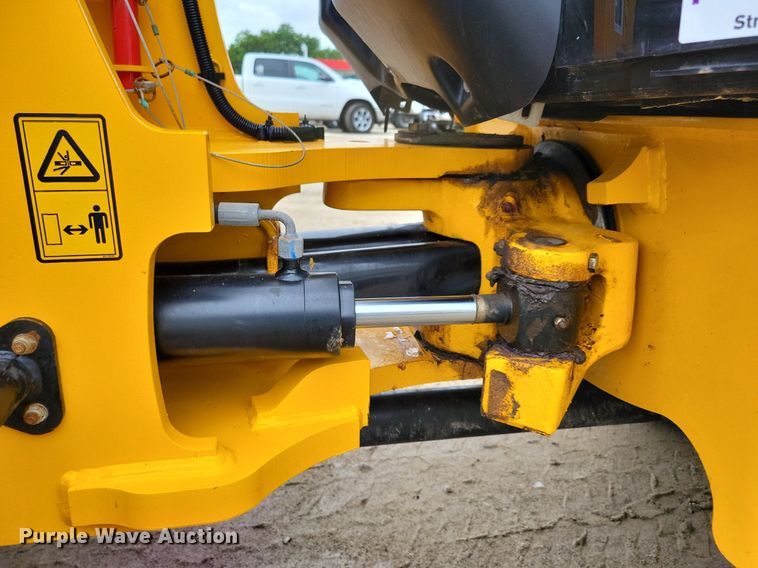 image for item DG0631 2022 JCB 407 wheel loader
