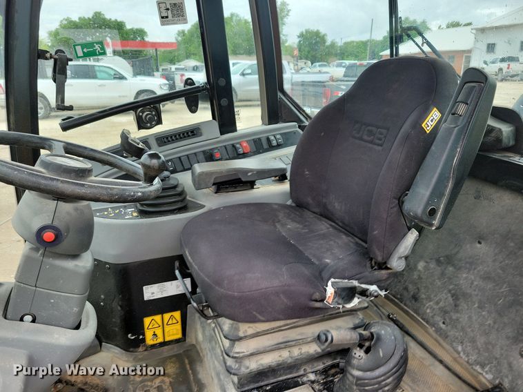 image for item DG0631 2022 JCB 407 wheel loader