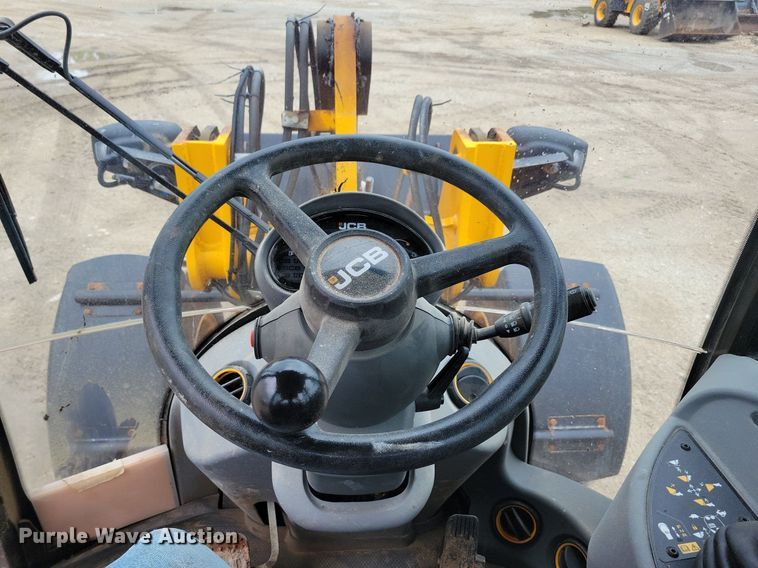 image for item DG0631 2022 JCB 407 wheel loader