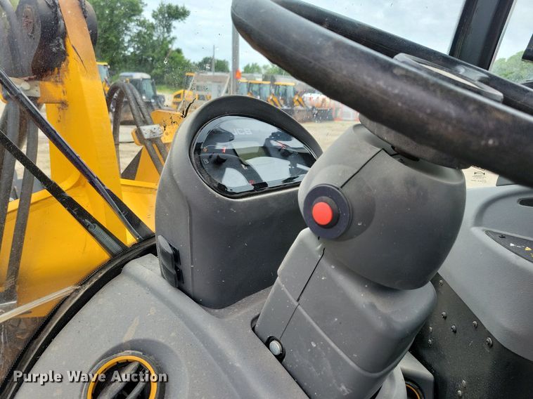 image for item DG0631 2022 JCB 407 wheel loader
