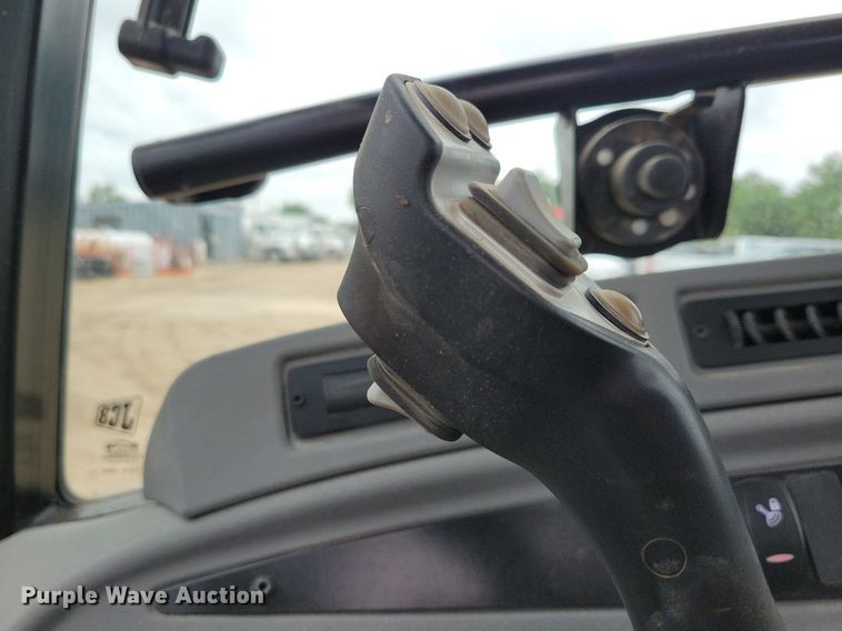 image for item DG0631 2022 JCB 407 wheel loader