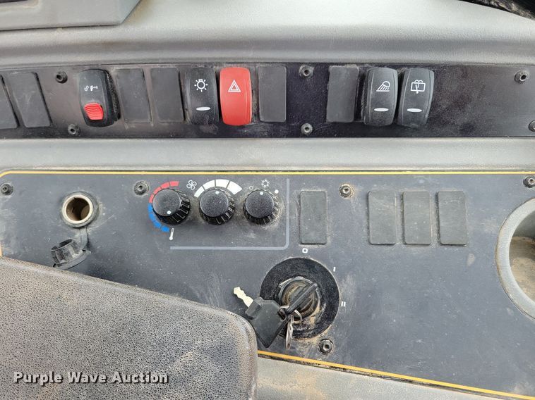 image for item DG0631 2022 JCB 407 wheel loader