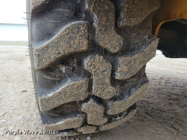 image for item DG0631 2022 JCB 407 wheel loader