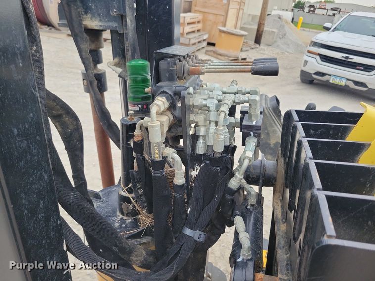 image for item DG0635 2014 Ditch Witch JT20 directional boring unit with trailer