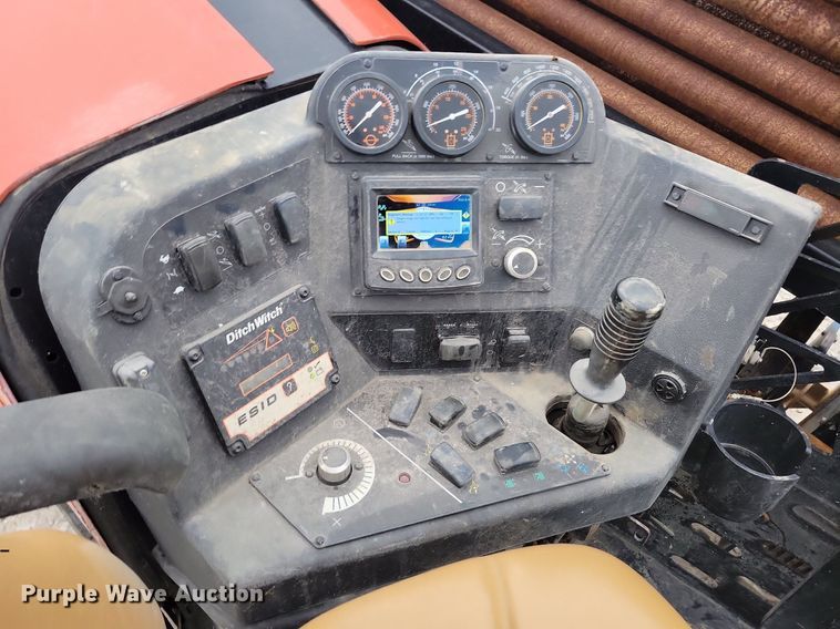 image for item DG0635 2014 Ditch Witch JT20 directional boring unit with trailer