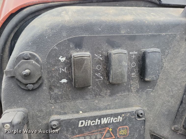 image for item DG0635 2014 Ditch Witch JT20 directional boring unit with trailer