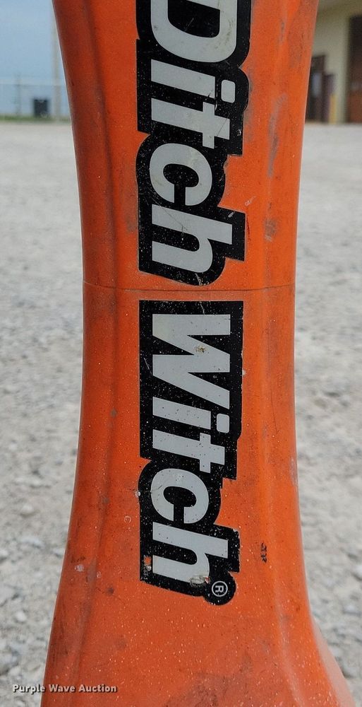 image for item DG0635 2014 Ditch Witch JT20 directional boring unit with trailer