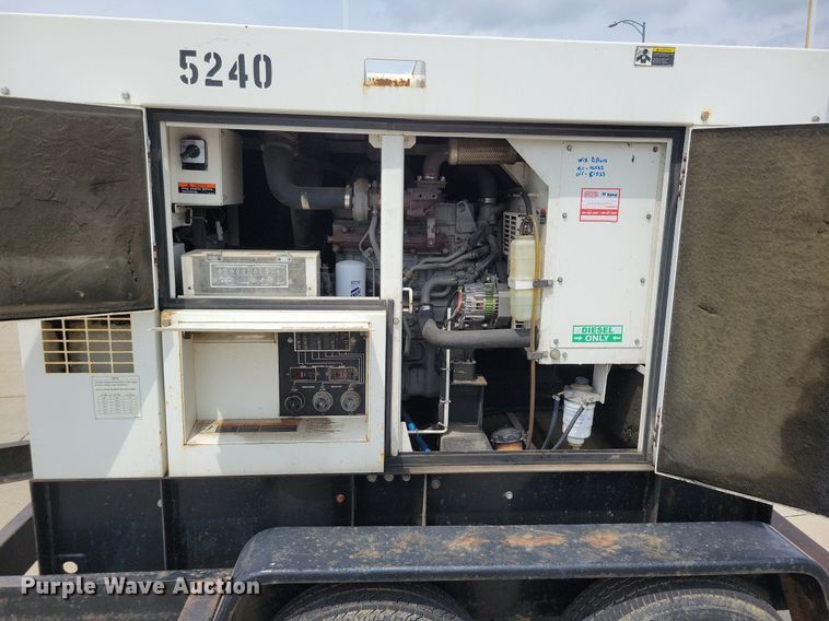 image for item DG0636 Whisperwatt DCA-45USI generator