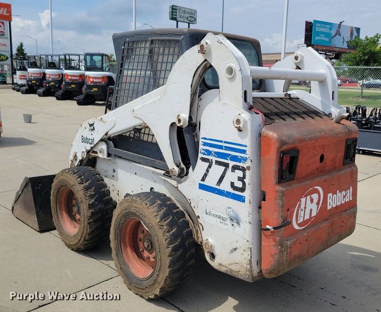 image for item DG0638 2000 Bobcat 773 skid steer loader