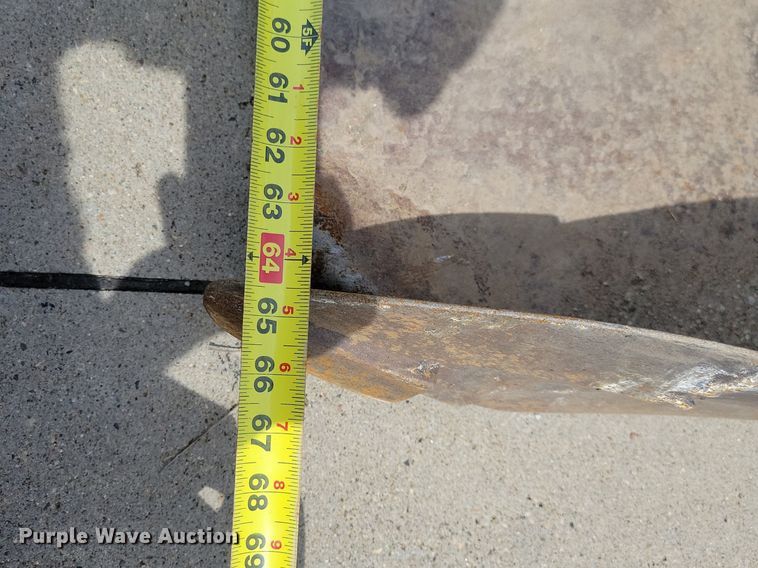 image for item DG0638 2000 Bobcat 773 skid steer loader