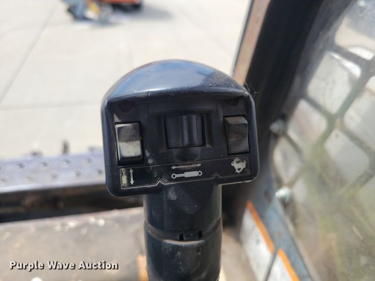 image for item DG0638 2000 Bobcat 773 skid steer loader