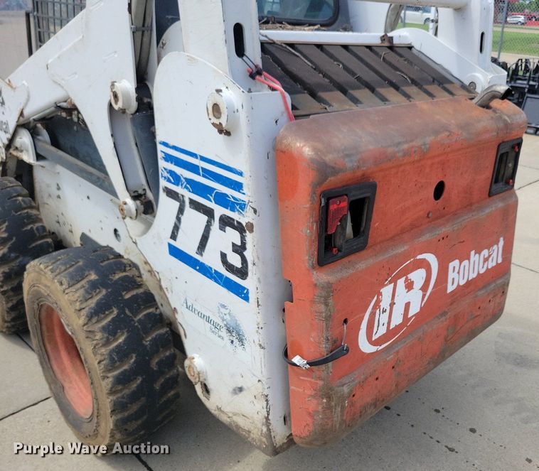 image for item DG0638 2000 Bobcat 773 skid steer loader