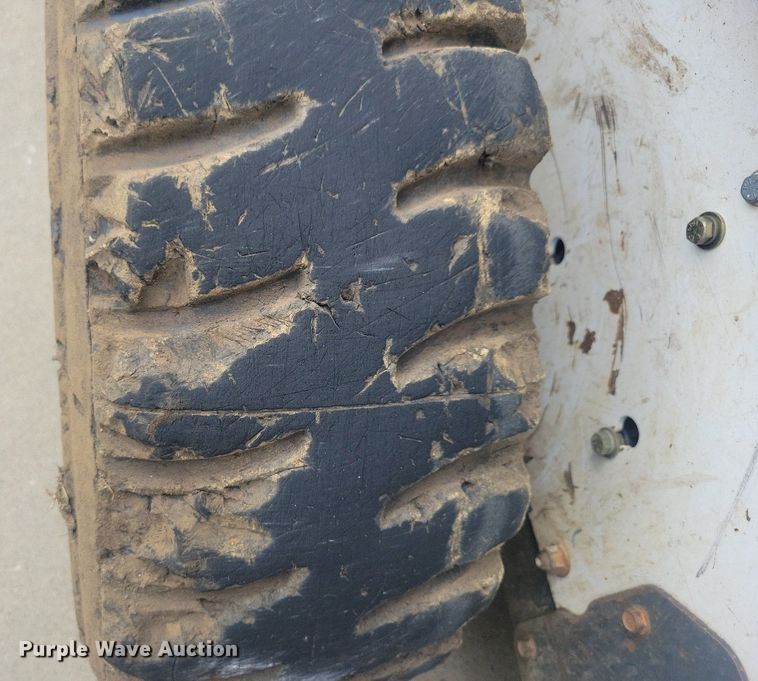 image for item DG0638 2000 Bobcat 773 skid steer loader