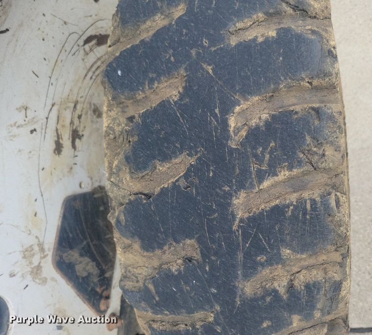 image for item DG0638 2000 Bobcat 773 skid steer loader