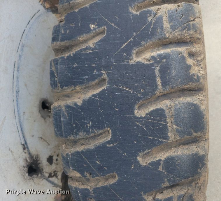 image for item DG0638 2000 Bobcat 773 skid steer loader