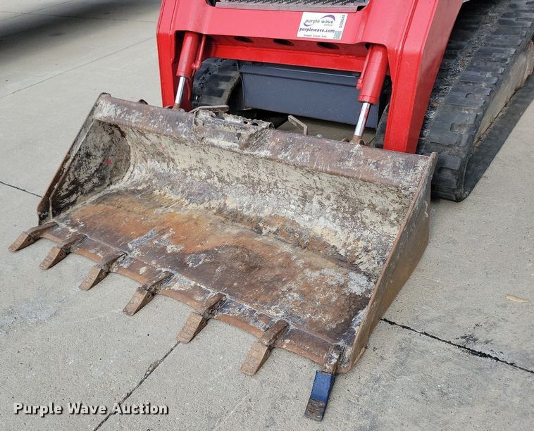 image for item DG0646 2016 Takeuchi TL8 tracked skid steer loader