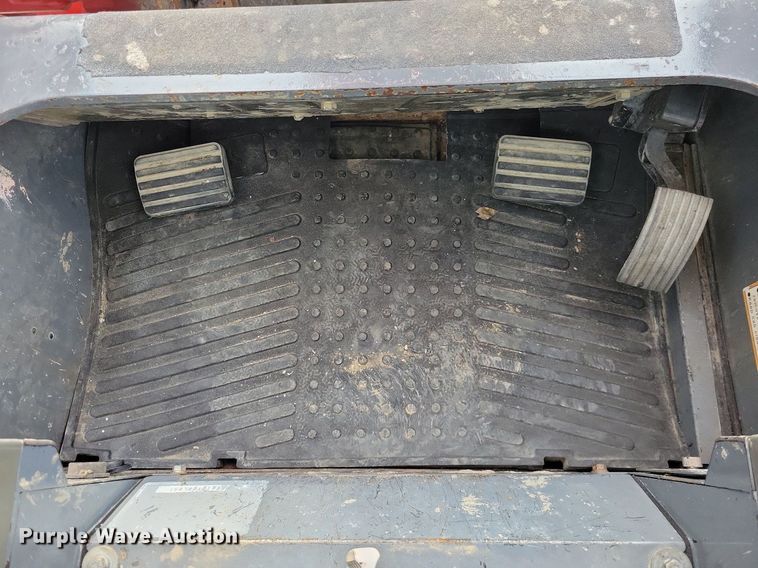 image for item DG0646 2016 Takeuchi TL8 tracked skid steer loader