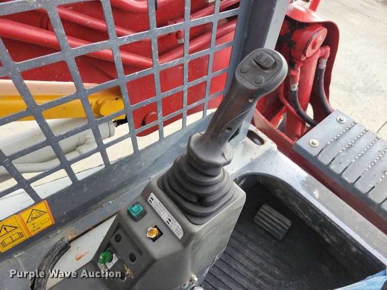 image for item DG0646 2016 Takeuchi TL8 tracked skid steer loader