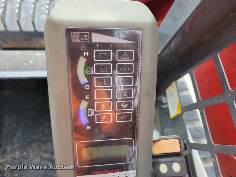 image for item DG0646 2016 Takeuchi TL8 tracked skid steer loader