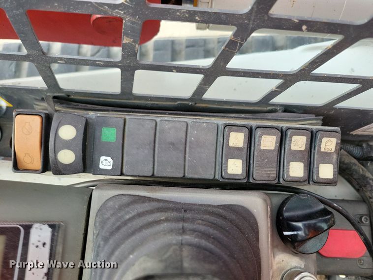 image for item DG0646 2016 Takeuchi TL8 tracked skid steer loader