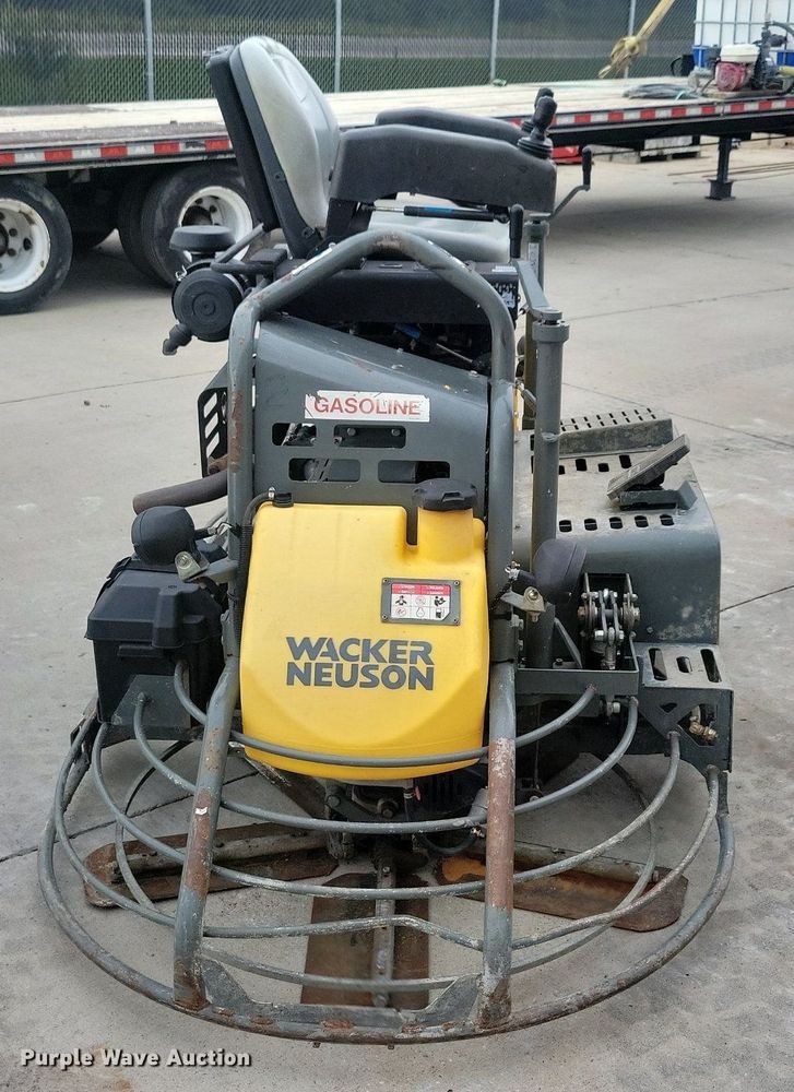 image for item DG0647 2015 Wacker Neuson CRT 48 DSS power trowel