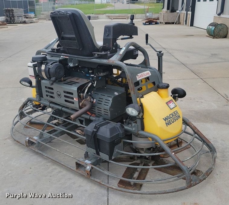 image for item DG0647 2015 Wacker Neuson CRT 48 DSS power trowel