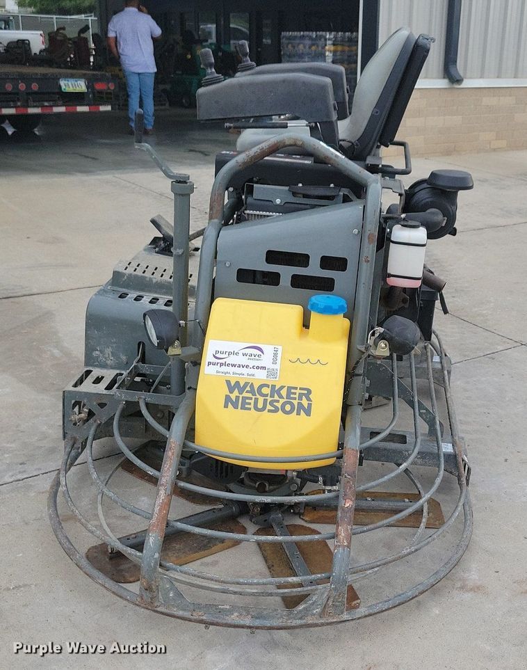 image for item DG0647 2015 Wacker Neuson CRT 48 DSS power trowel