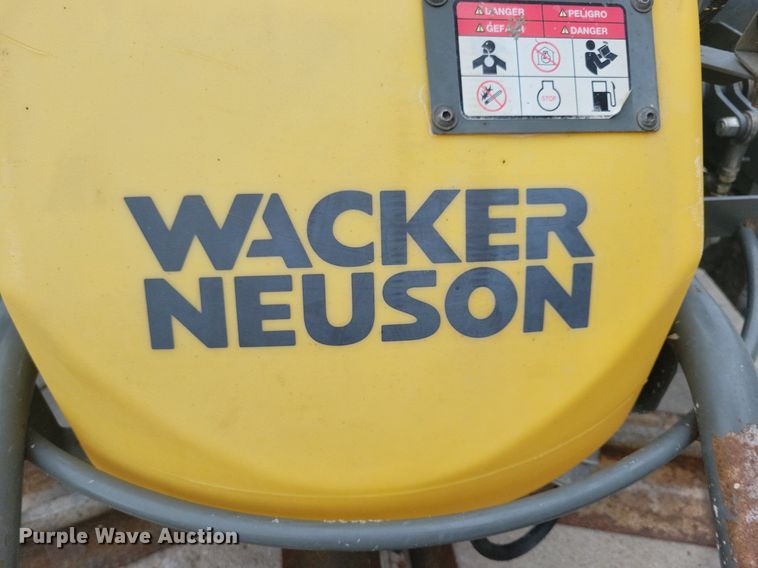 image for item DG0647 2015 Wacker Neuson CRT 48 DSS power trowel