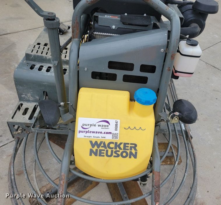 image for item DG0647 2015 Wacker Neuson CRT 48 DSS power trowel