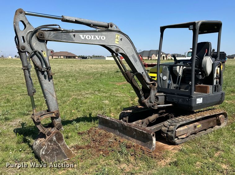 image for item DG4423 2011 Volvo EC35C mini excavator
