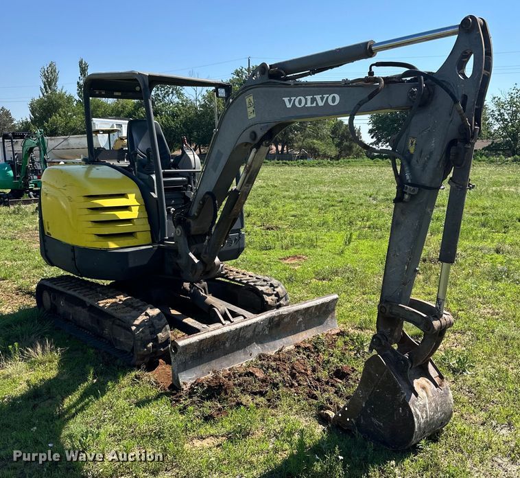 image for item DG4423 2011 Volvo EC35C mini excavator