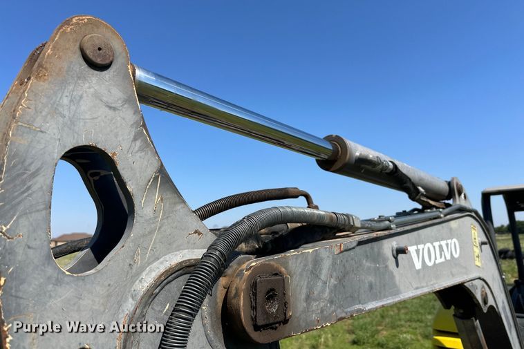 image for item DG4423 2011 Volvo EC35C mini excavator