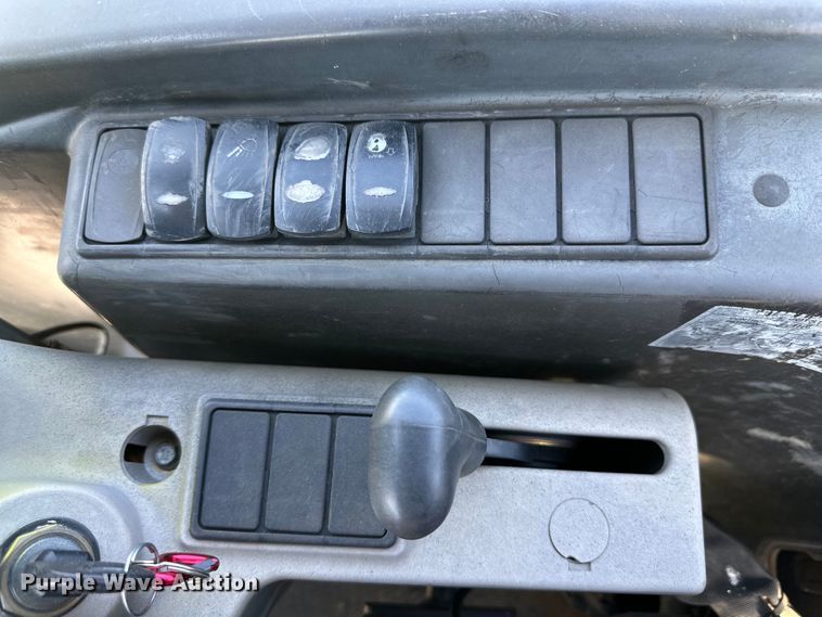 image for item DG4423 2011 Volvo EC35C mini excavator