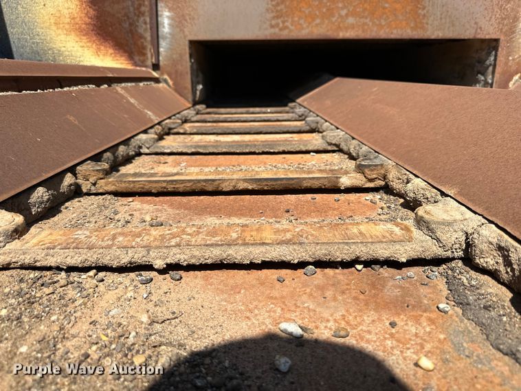 image for item DK6647 2000 Champion 1110W paver