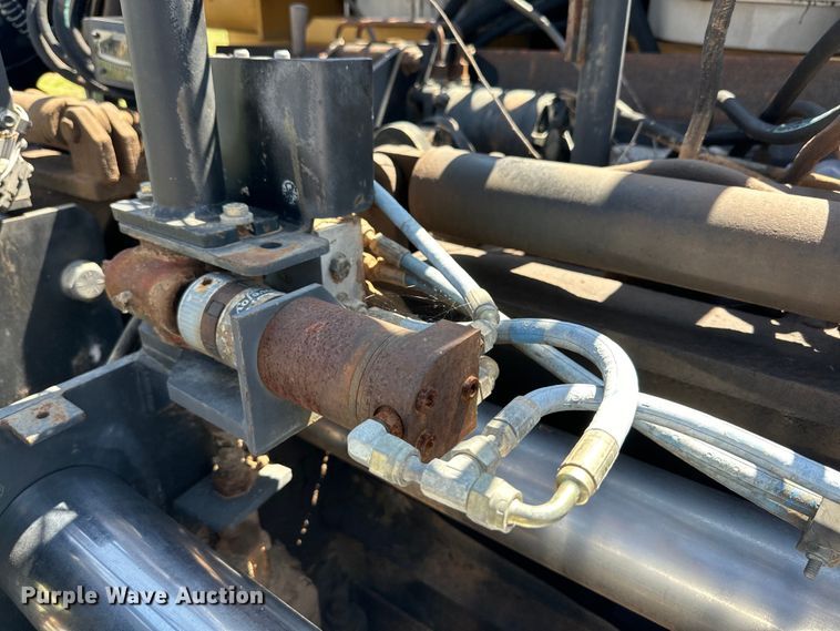 image for item DK6647 2000 Champion 1110W paver