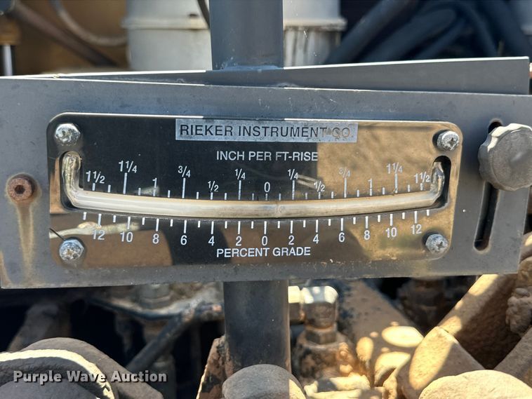 image for item DK6647 2000 Champion 1110W paver