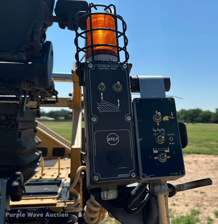 image for item DK6647 2000 Champion 1110W paver