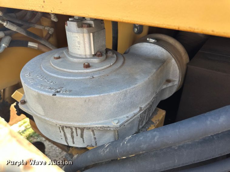 image for item DK6647 2000 Champion 1110W paver