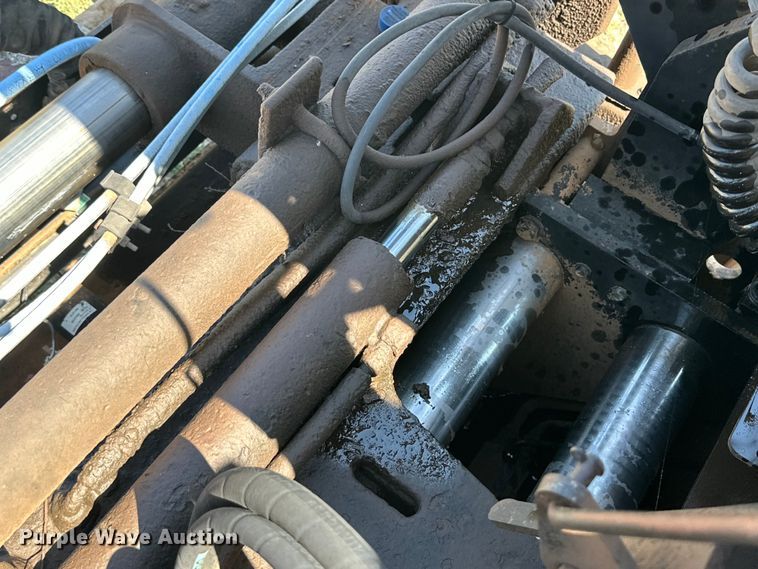 image for item DK6647 2000 Champion 1110W paver