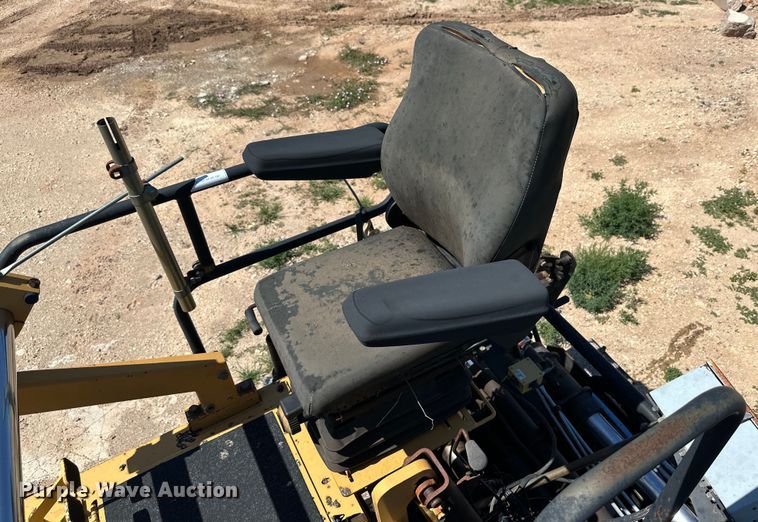 image for item DK6647 2000 Champion 1110W paver