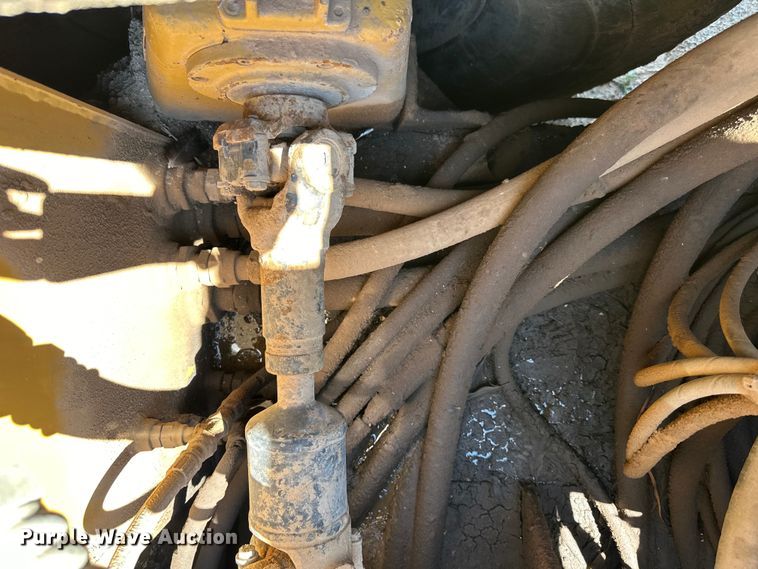 image for item DK6647 2000 Champion 1110W paver