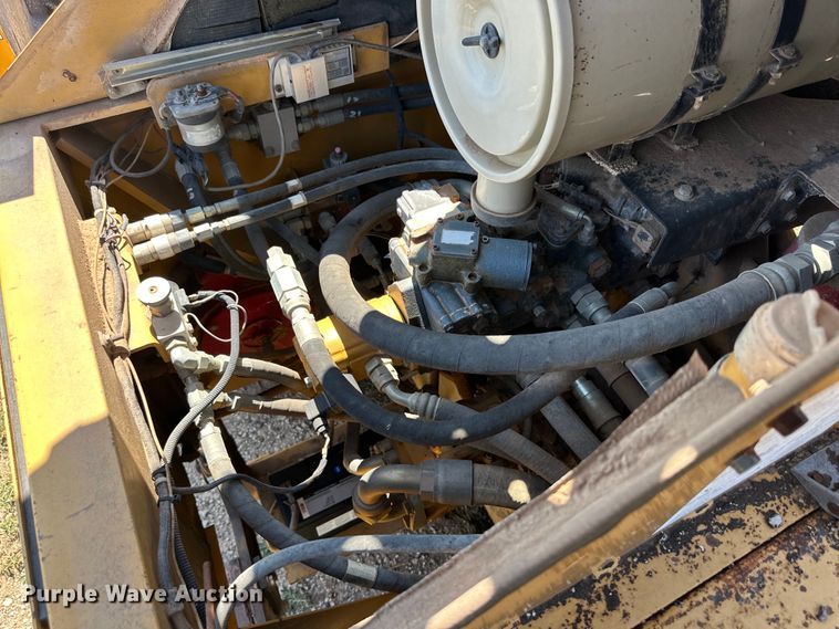 image for item DK6647 2000 Champion 1110W paver