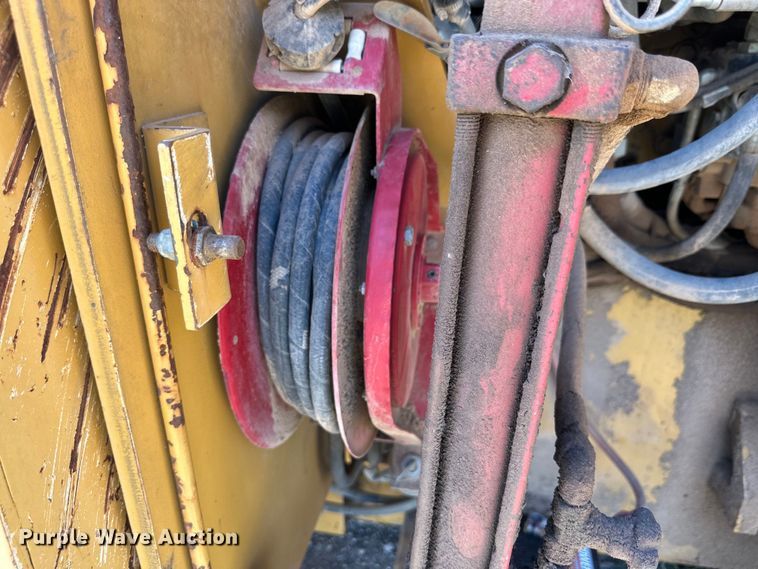 image for item DK6647 2000 Champion 1110W paver