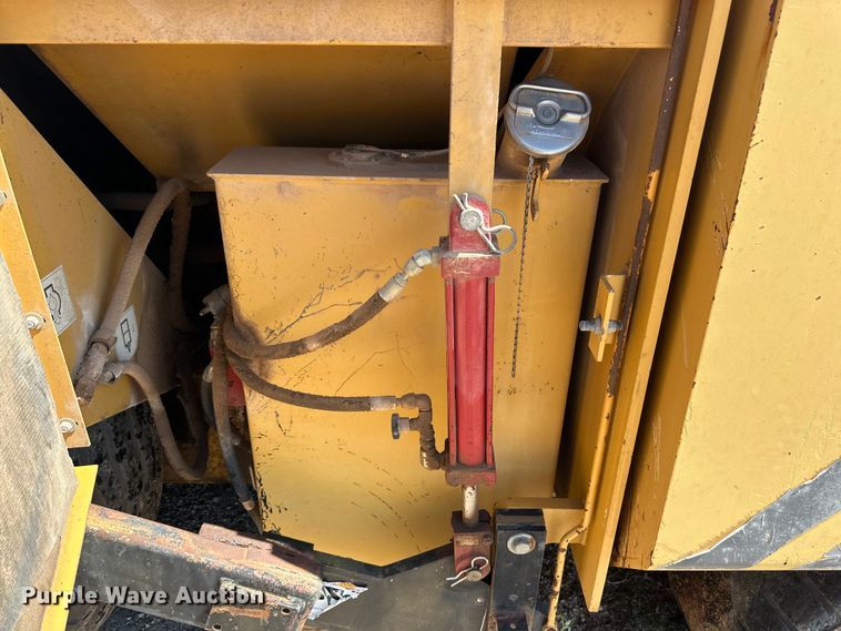 image for item DK6647 2000 Champion 1110W paver