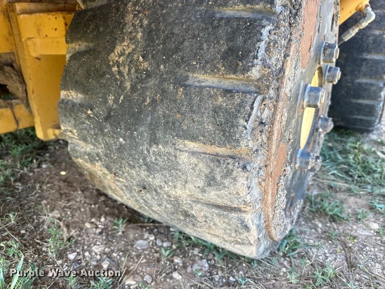 image for item DK6647 2000 Champion 1110W paver