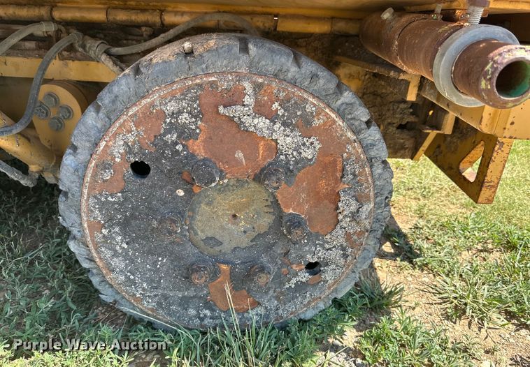 image for item DK6647 2000 Champion 1110W paver