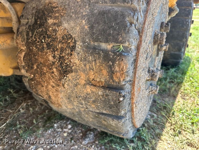 image for item DK6647 2000 Champion 1110W paver