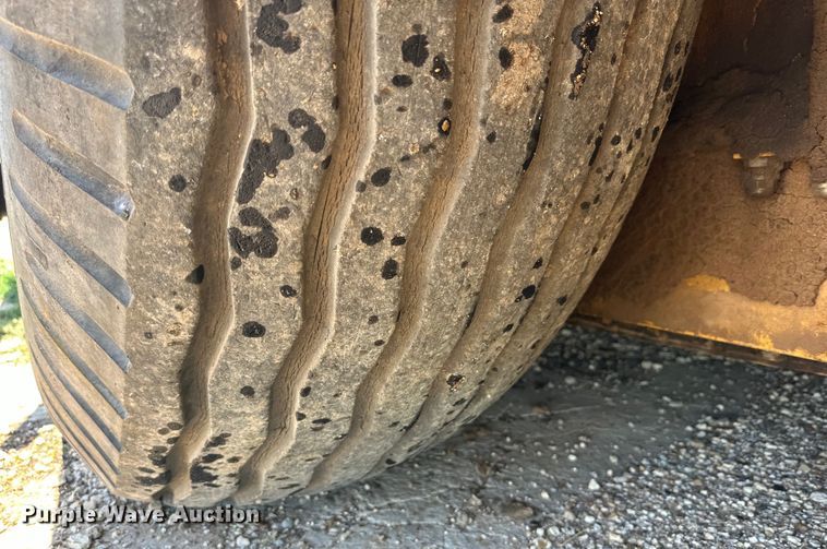 image for item DK6647 2000 Champion 1110W paver