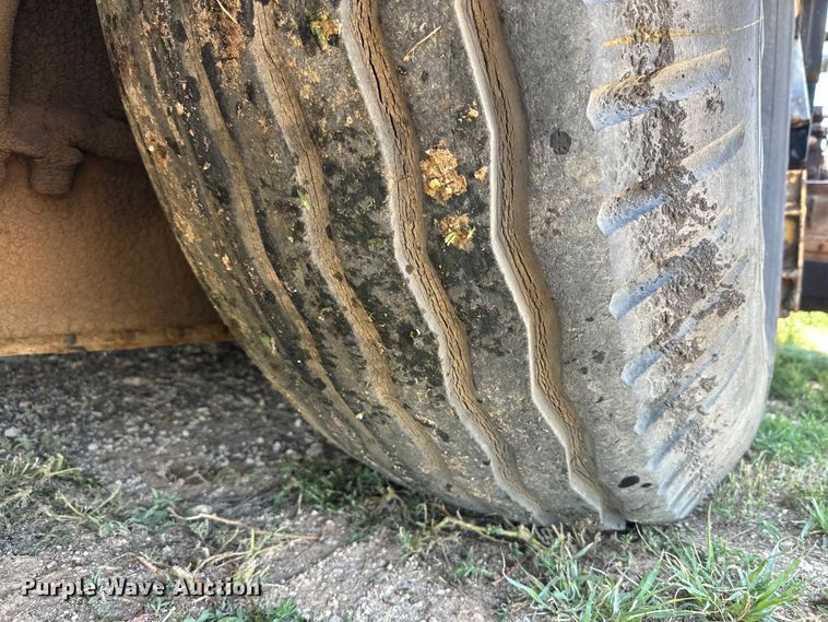 image for item DK6647 2000 Champion 1110W paver